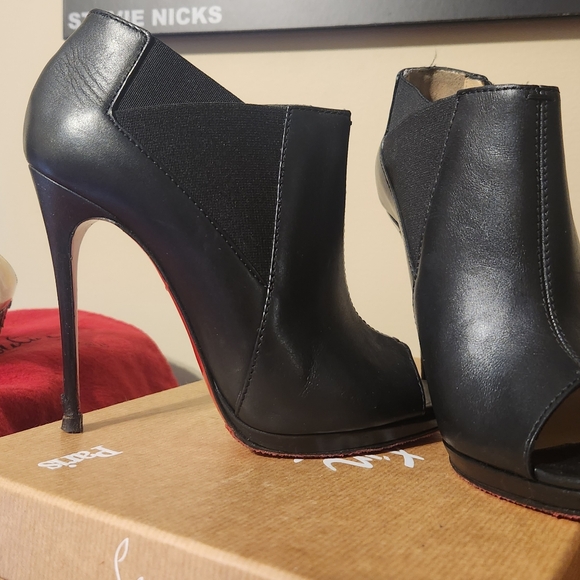 CHRISTIAN LOUBOUTIN - Picture 5 of 9